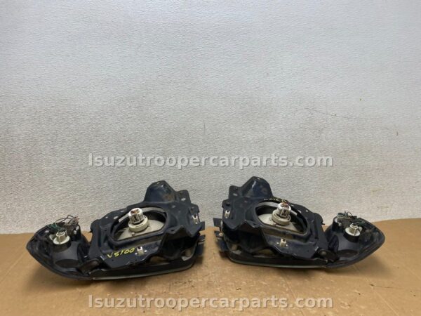 OEM Headlight & Corner Light Set for 1988–1991 Isuzu Trooper – Rare Complete Front Lighting Upgrade