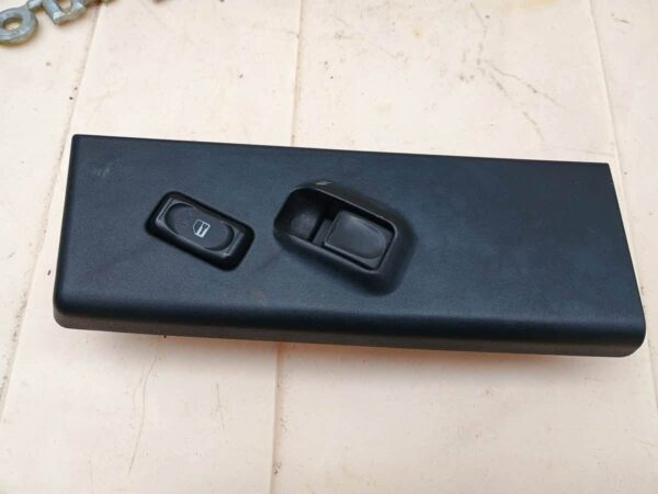 800259618_1742730307013775_4790588041341572691_n Acura SLX Right Front Door Lock Switch OEM – 1996–2002 2nd Gen