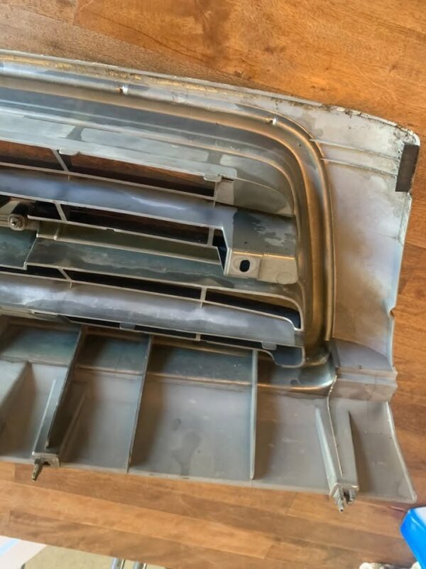 1998 - 2000 Isuzu Trooper Grille - Aftermarket Replacement