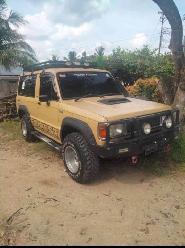 New OEM Isuzu Trooper Fender Flares – 1st Generation (1981–1990)