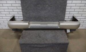 Isuzu Trooper Limited Rear Bumper – OEM-Style Replacement