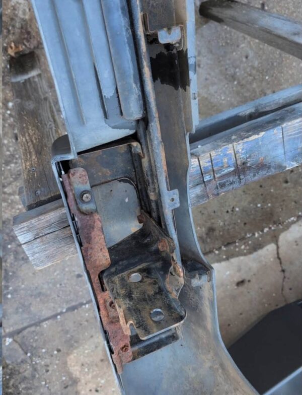 1992-2000 Isuzu Trooper 2nd Gen - OEM Rear Steel Bumper