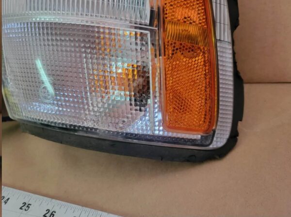 Brand New Left & Right OEM Park Lamp Turn Marker Signal for Isuzu Trooper 1998-2002