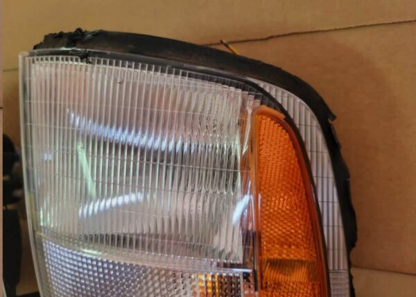 Brand New Left & Right OEM Park Lamp Turn Marker Signal for Isuzu Trooper 1998-2002