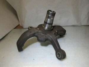 Isuzu Trooper Duty 3.0 Left Front Axle Wheel Hub Mount Steering Knuckle - 1995-2002 2nd Gen