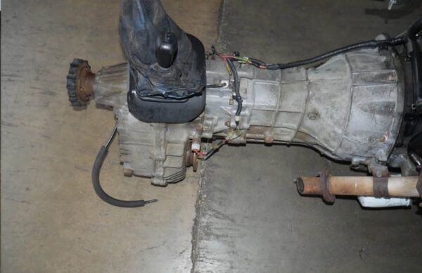 Isuzu Trooper 4JG2 3.1L Turbo Diesel Engine & Auto AWD Transmission