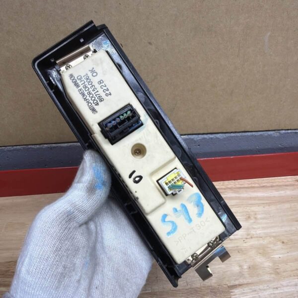 Isuzu Trooper Driver Left Front Master Power Window & Lock Switch OEM – 1995–2002 2nd Gen