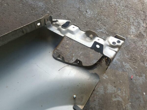 Replacement Body Panel for 1995-2002 Isuzu Trooper (Left Fender with Fender Flare, 2nd Generation)