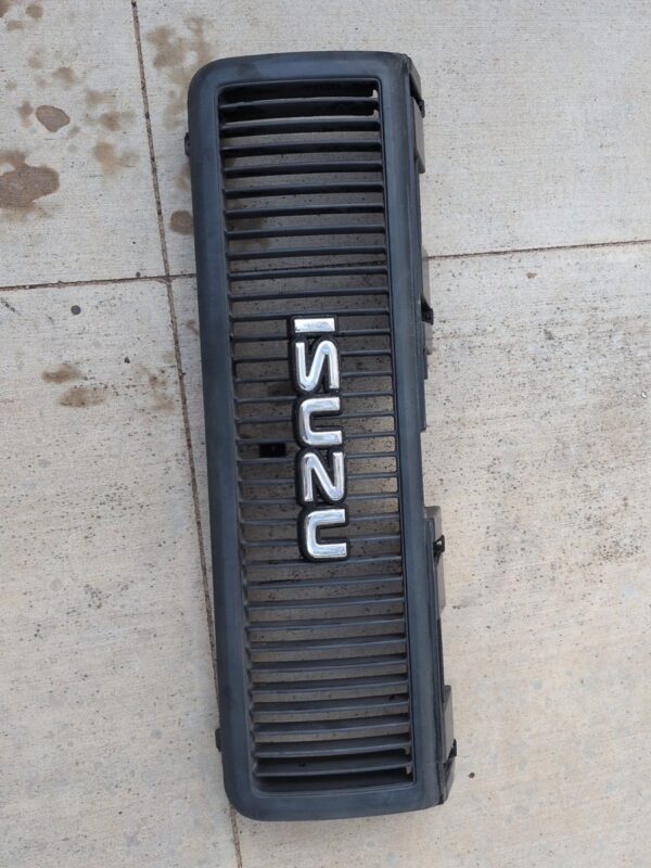 IMG_1553 Isuzu Trooper Front Grille Assembly 1991-1994 Isuzu Trooper Models