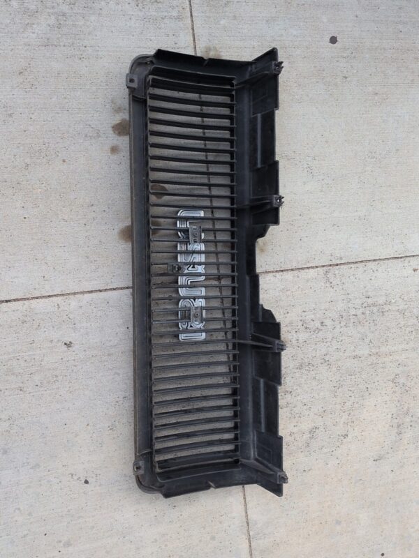 IMG_1562 Isuzu Trooper Front Grille Assembly 1991-1994 Isuzu Trooper Models