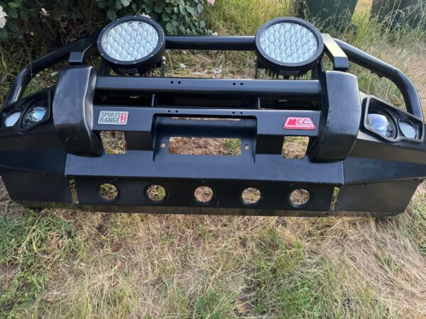 Heavy-Duty Isuzu Trooper Bull Bar – 2nd Gen Front Protection & Off-Road Styling